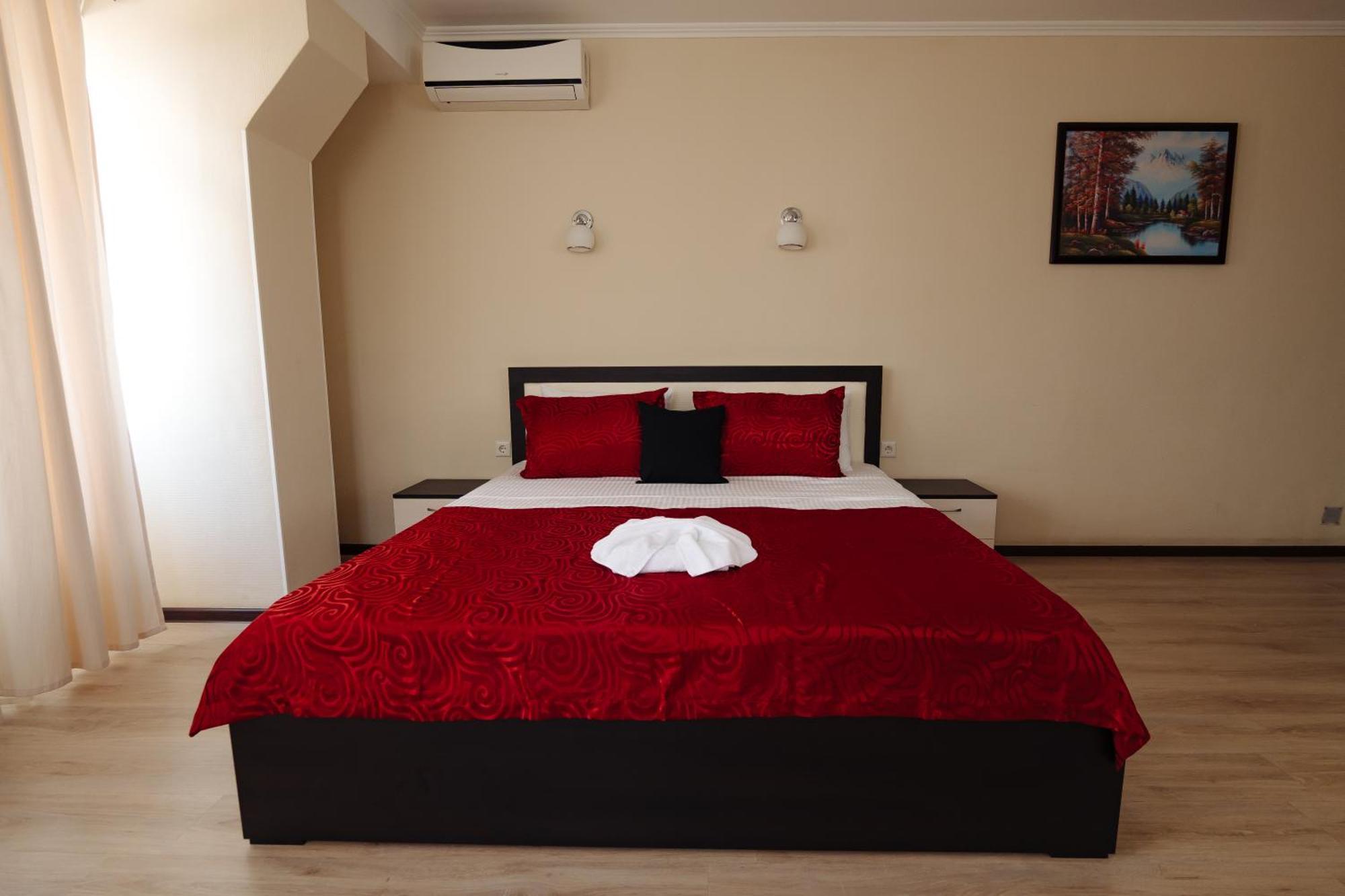 Lolo'S Bliss Hotel Chisinau Luaran gambar
